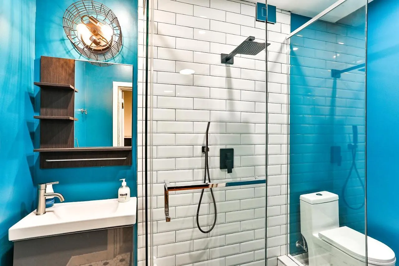 Capsule hotel Time Capsule - Value Inn Toronto